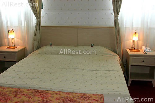 Plaza Hotel 8